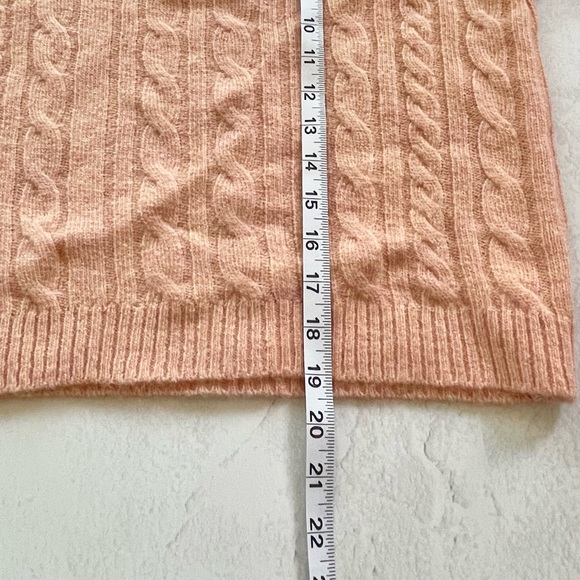 Lot of 2 : Abercrombie Puffer Vest and Chloe & Cyrus Sweater, Size M - Picture 13 of 13